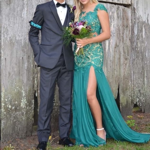 Size 4 prom dress - Picture 1 of 6